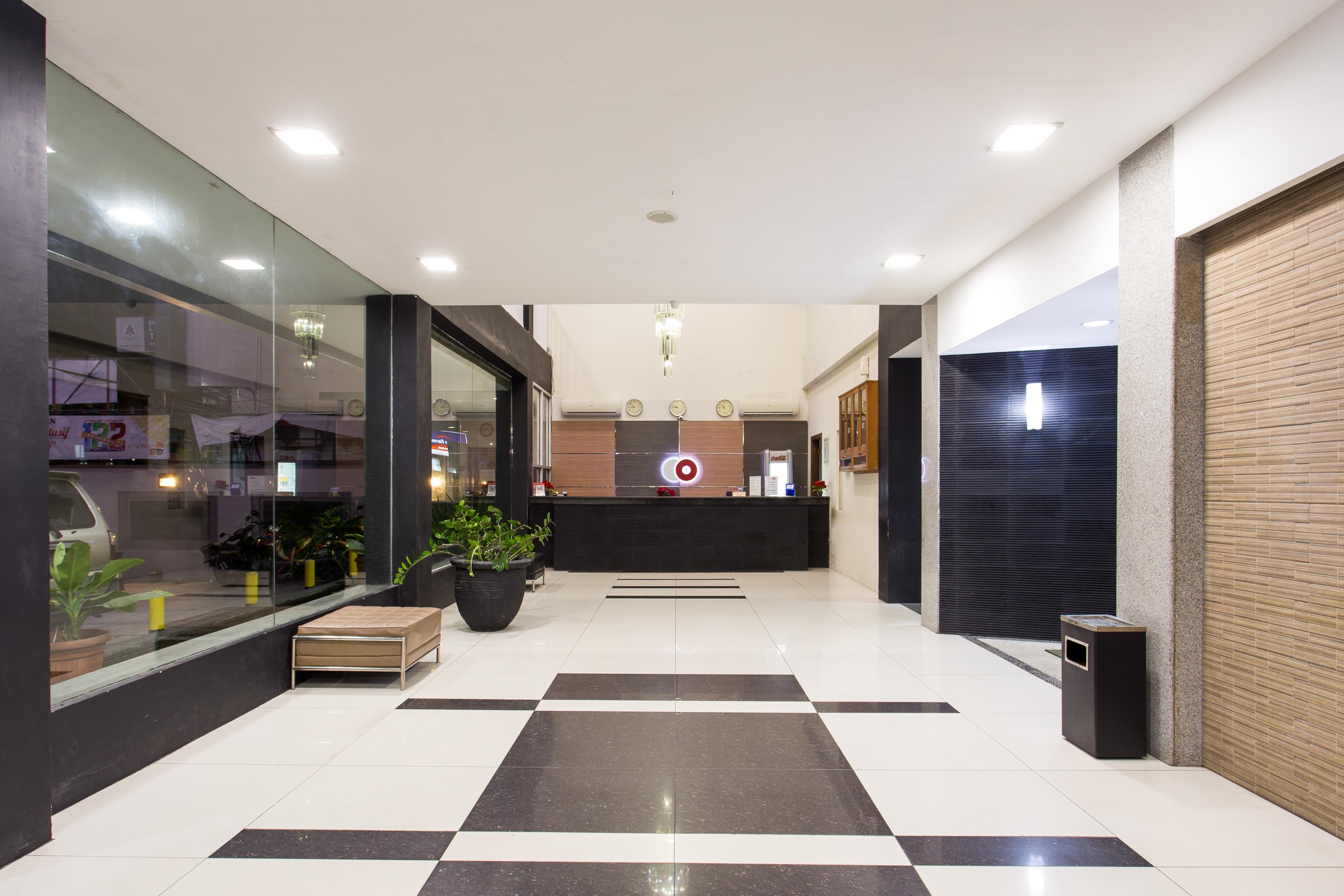 Capital O 769 City Hotel Balikpapan  Exterior photo